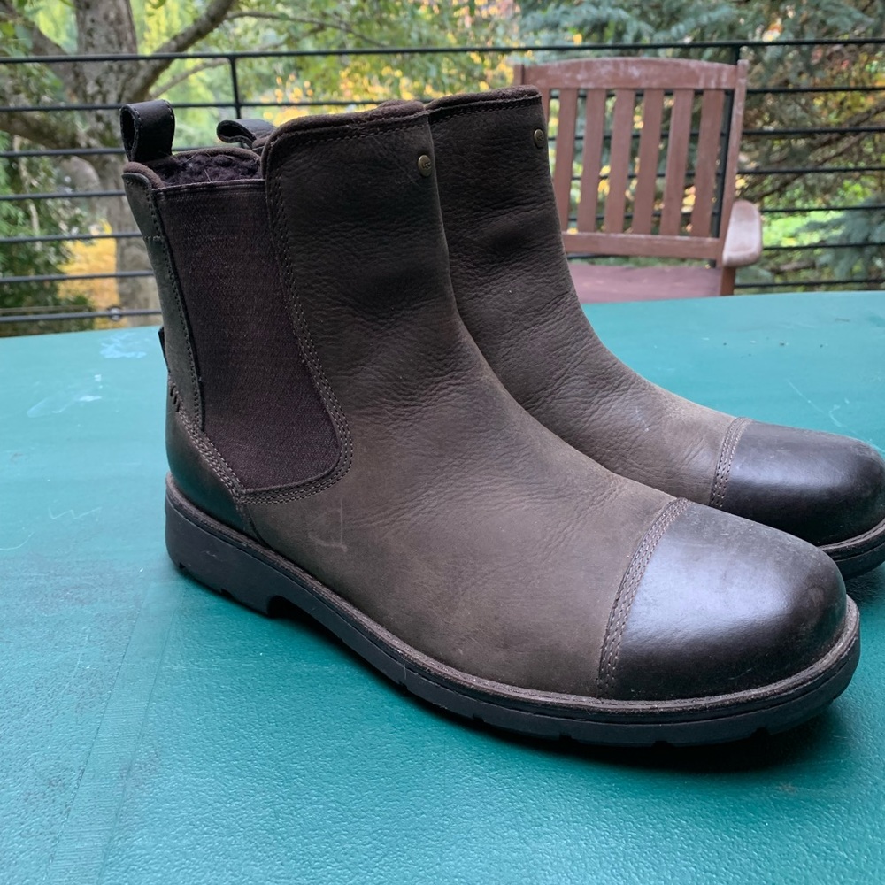 UGG Men’s Runyon Boots Sz 9